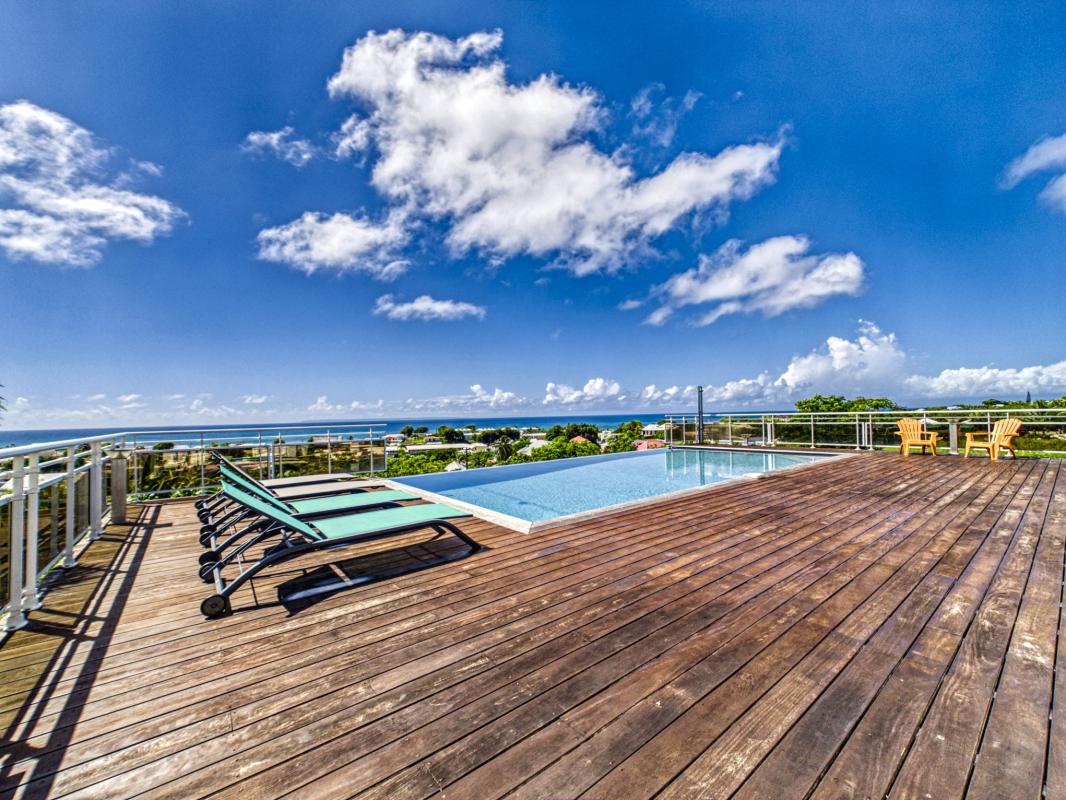 2. A louer villa avec piscine et vue mer St François Guadeloupe